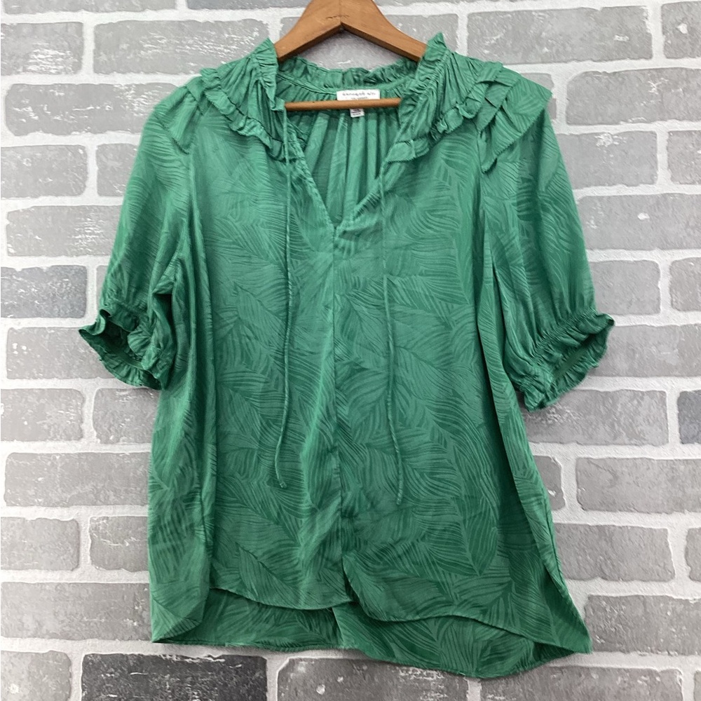 Current Air Green Leaf Ruffle top size‎ Small